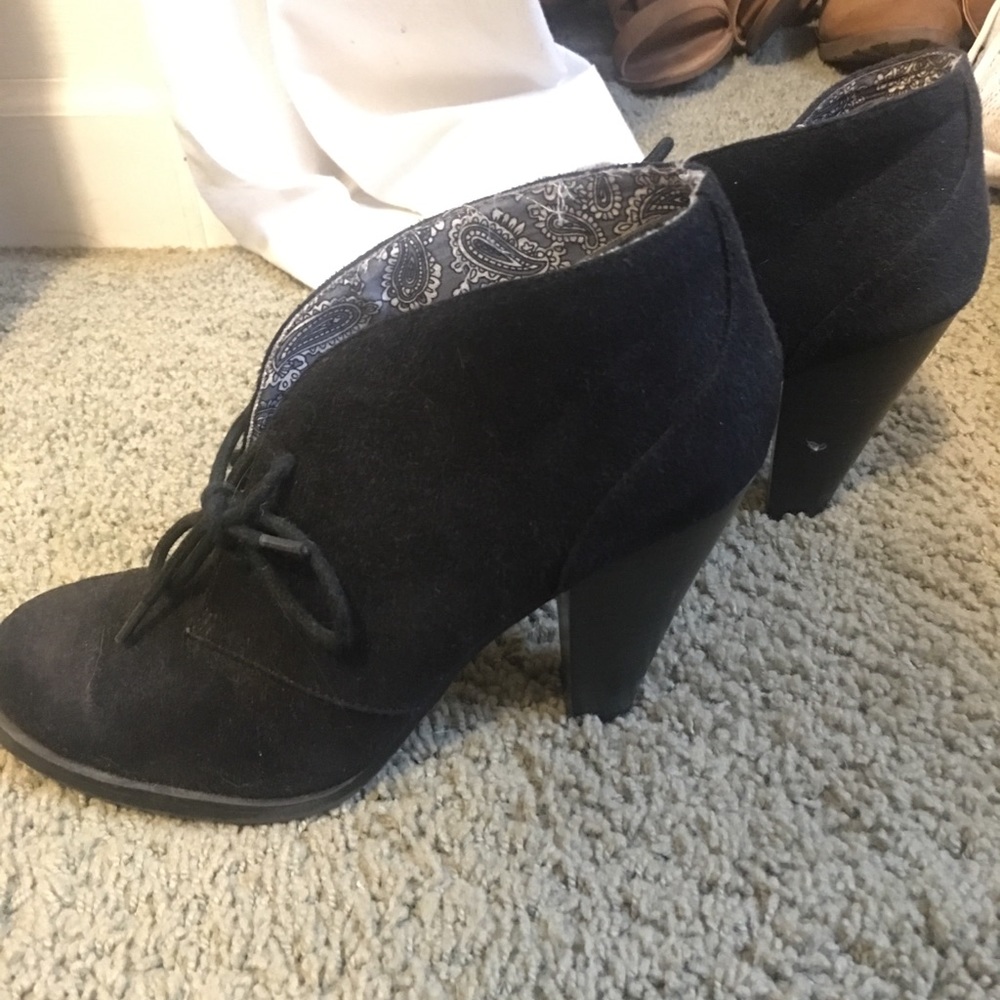 black booties